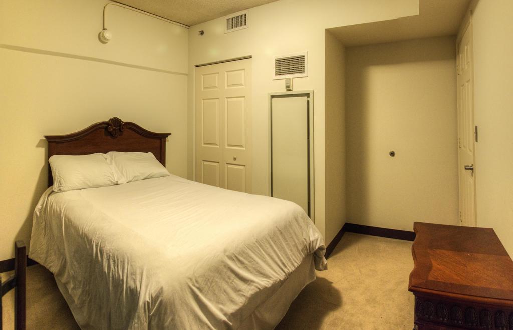 Joud Residence Washington Room photo